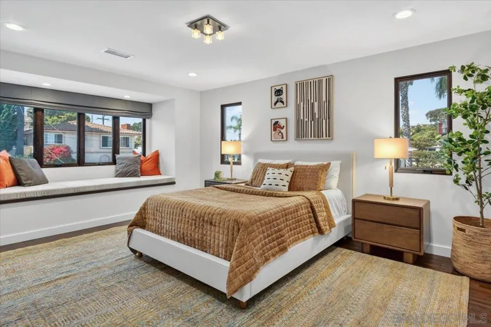 1769 Plum San Diego, CA 92106