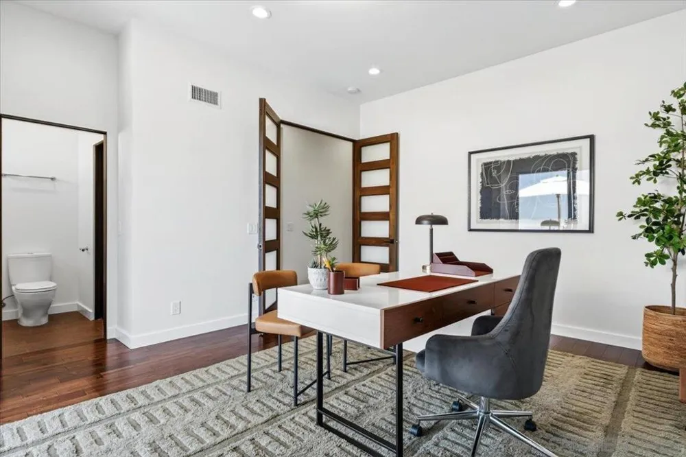 1769 Plum San Diego, CA 92106