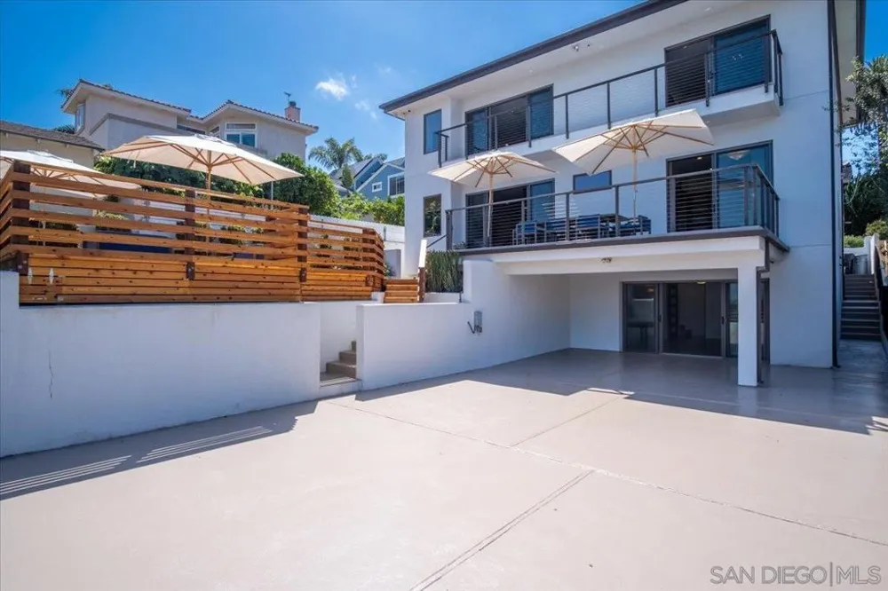 1769 Plum San Diego, CA 92106