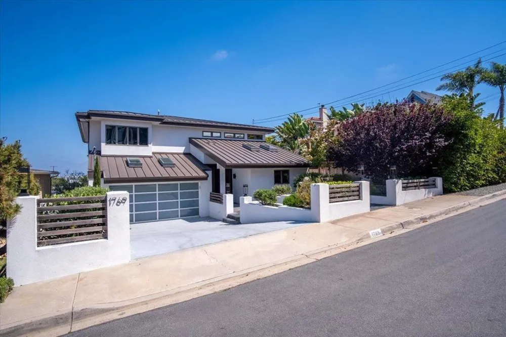 1769 Plum San Diego, CA 92106