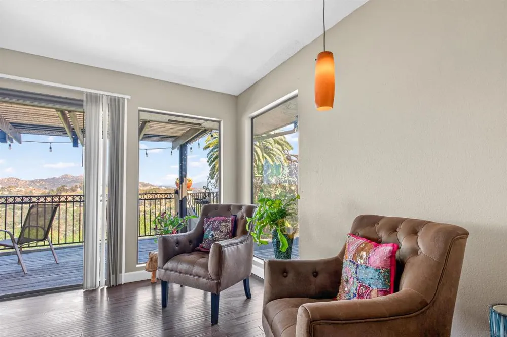 11330 Crazy Horse Dr Lakeside, CA 92040
