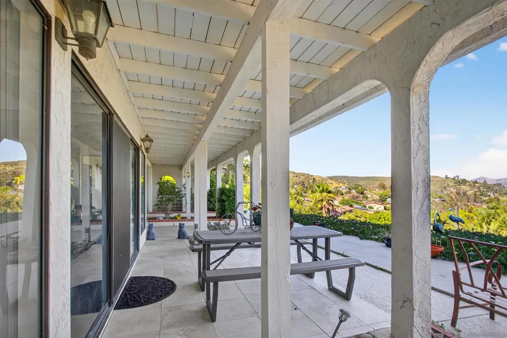 11330 Crazy Horse Dr Lakeside, CA 92040