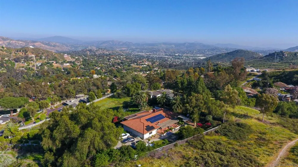 11330 Crazy Horse Dr Lakeside, CA 92040