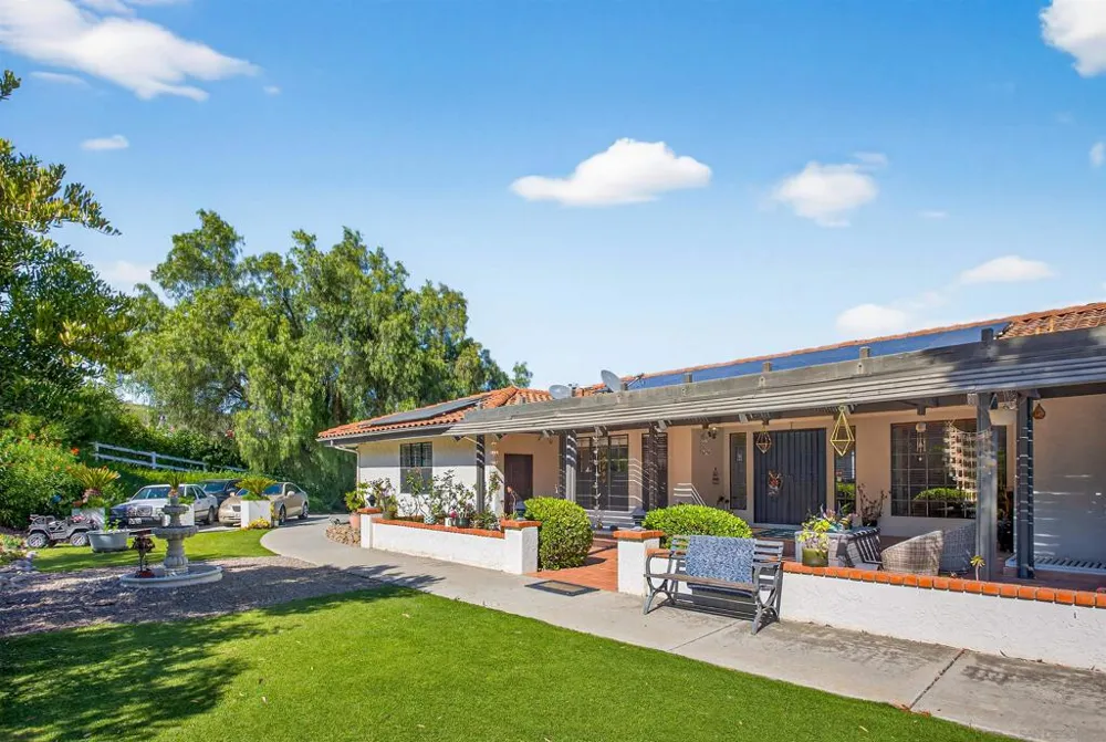 11330 Crazy Horse Dr Lakeside, CA 92040