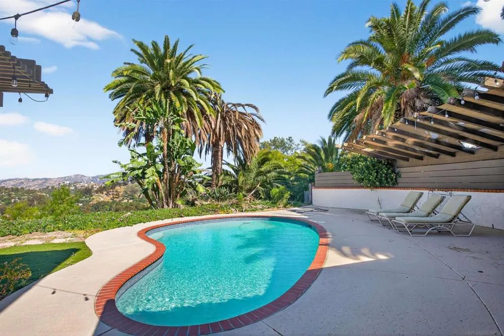 11330 Crazy Horse Dr Lakeside, CA 92040