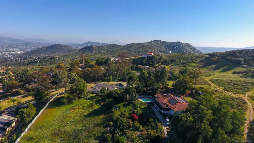 11330 Crazy Horse Dr Lakeside, CA 92040