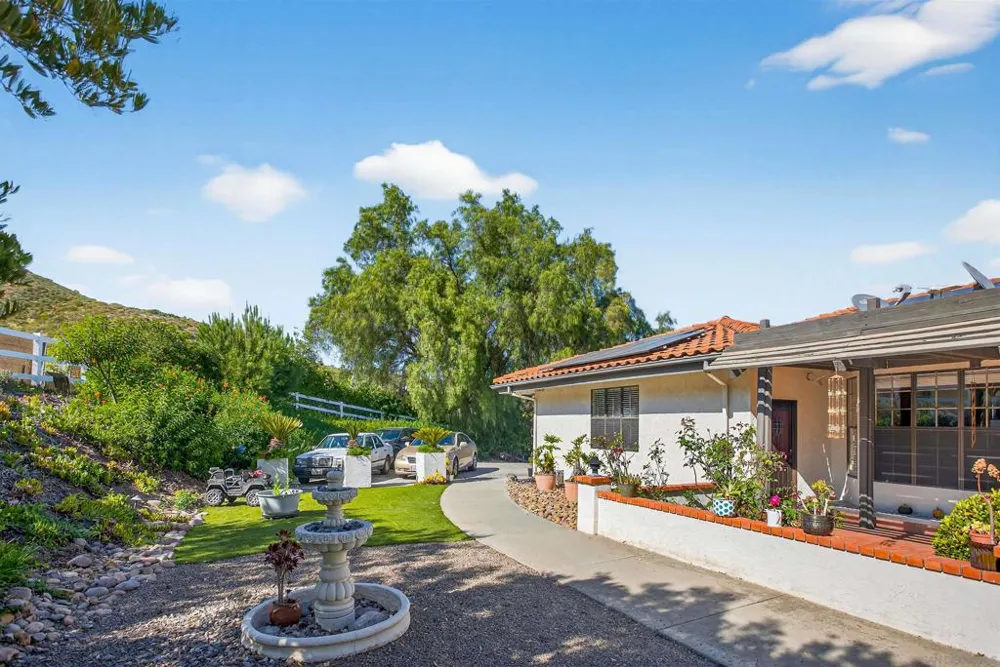 11330 Crazy Horse Dr Lakeside, CA 92040