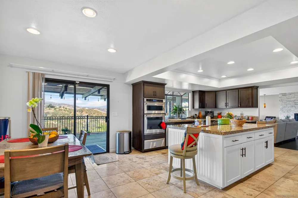 11330 Crazy Horse Dr Lakeside, CA 92040