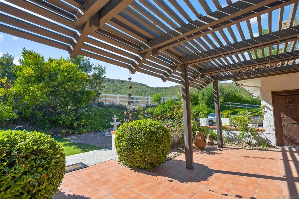 11330 Crazy Horse Dr Lakeside, CA 92040