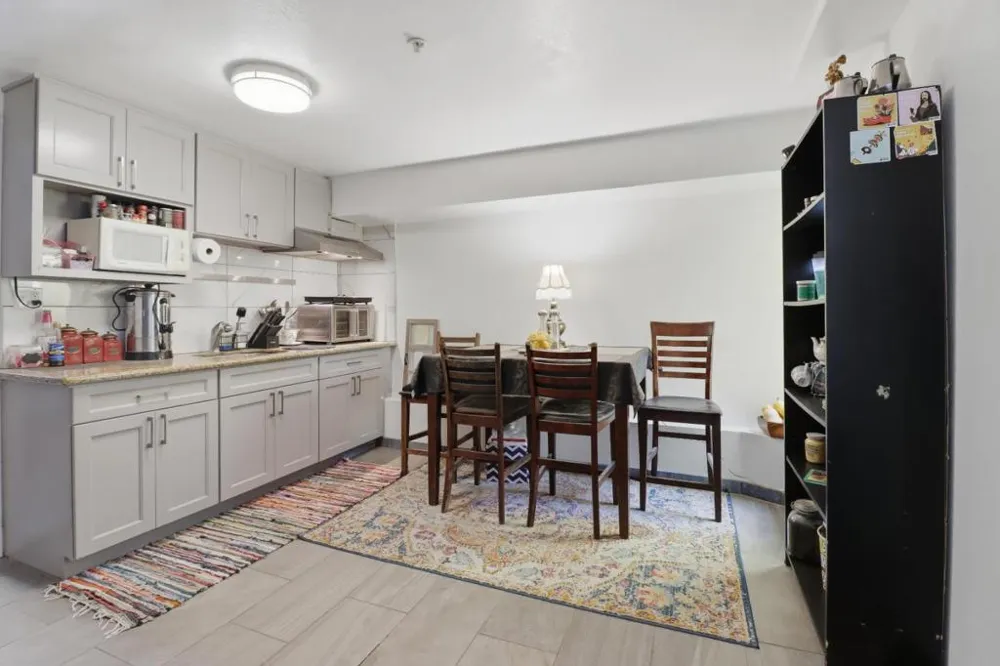 216 Rio Verde Street Daly City, CA 94014