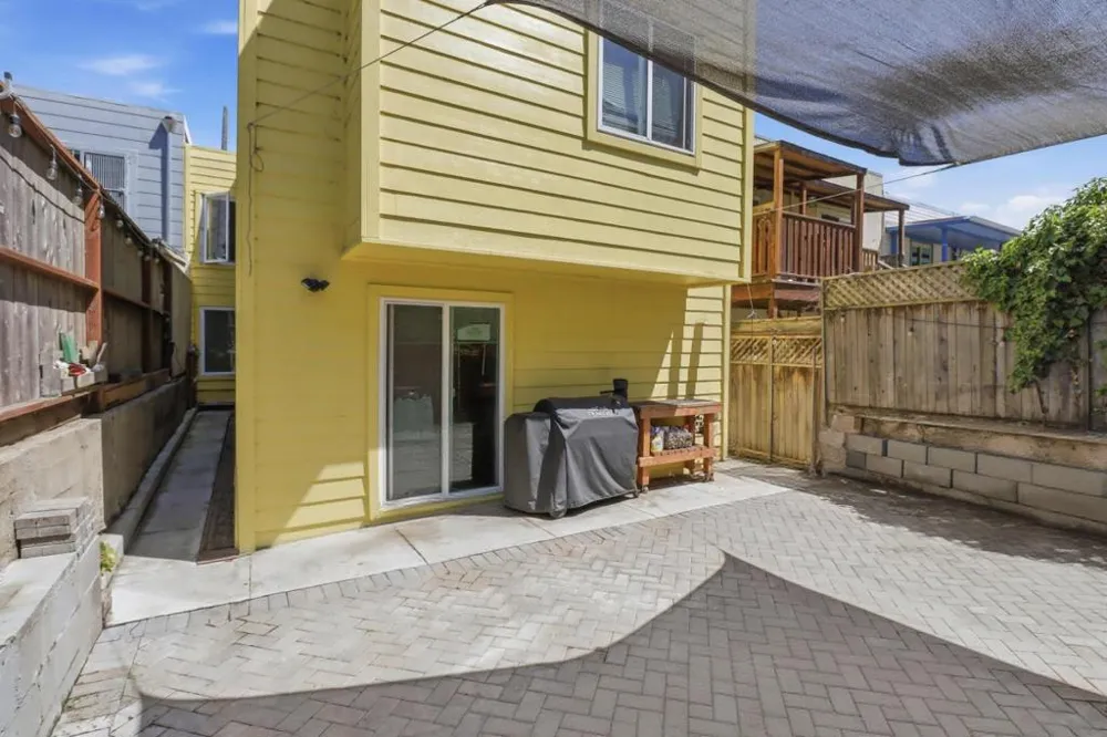 216 Rio Verde Street Daly City, CA 94014