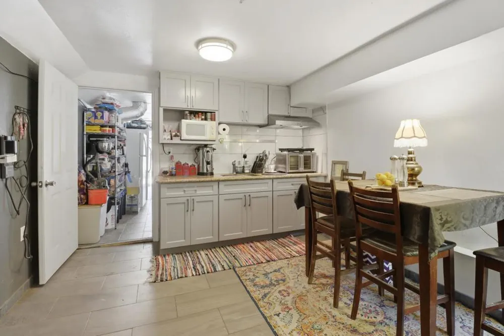 216 Rio Verde Street Daly City, CA 94014