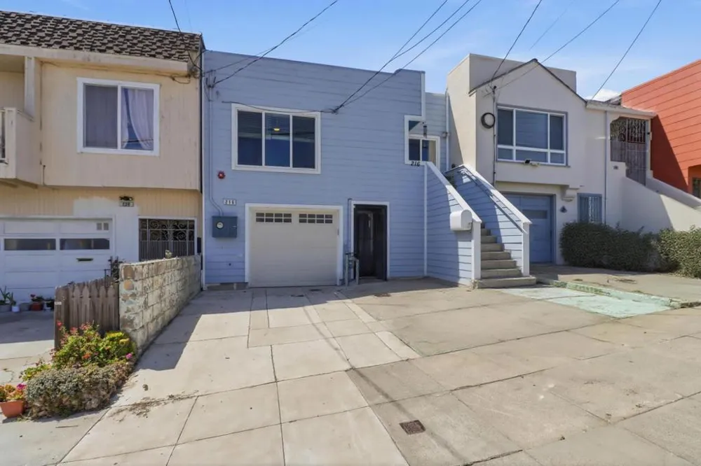 216 Rio Verde Street Daly City, CA 94014