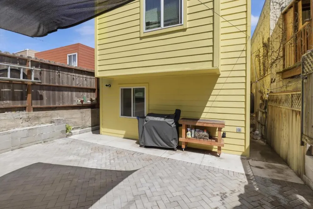 216 Rio Verde Street Daly City, CA 94014
