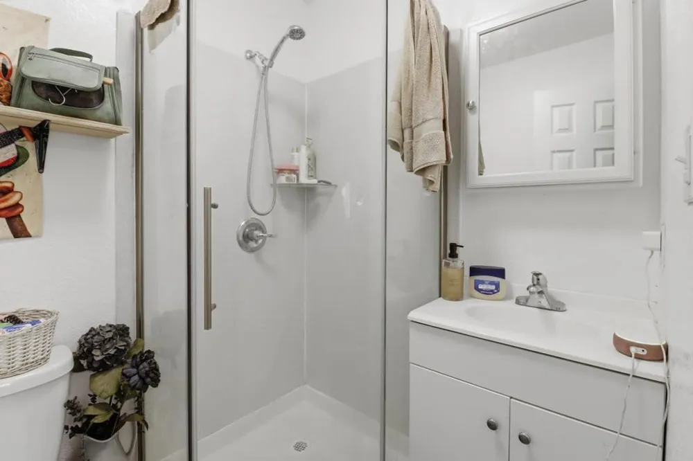 216 Rio Verde Street Daly City, CA 94014
