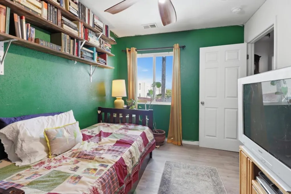 216 Rio Verde Street Daly City, CA 94014