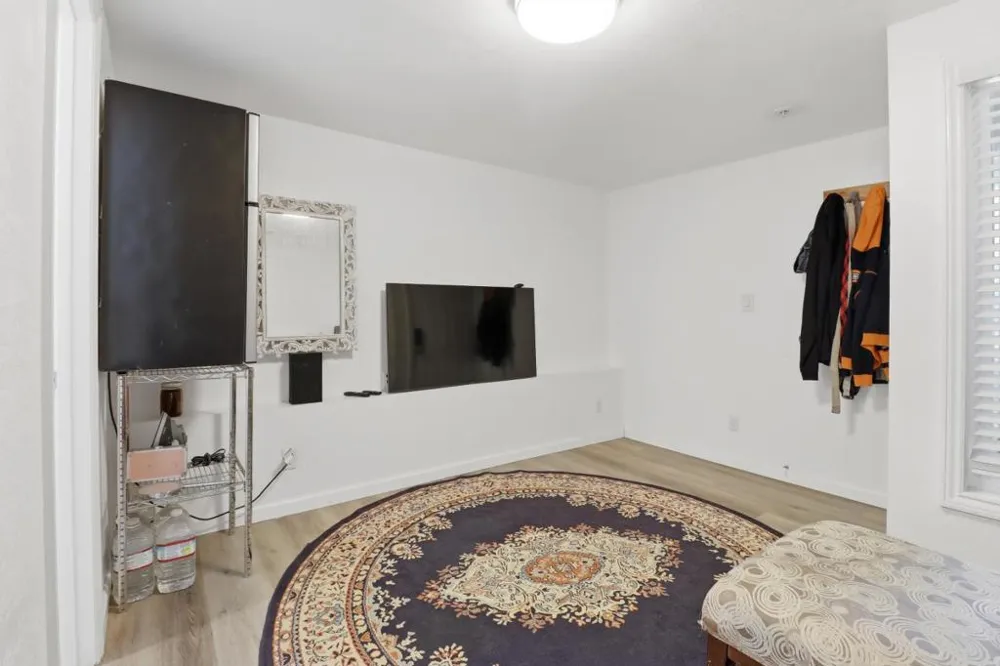 216 Rio Verde Street Daly City, CA 94014