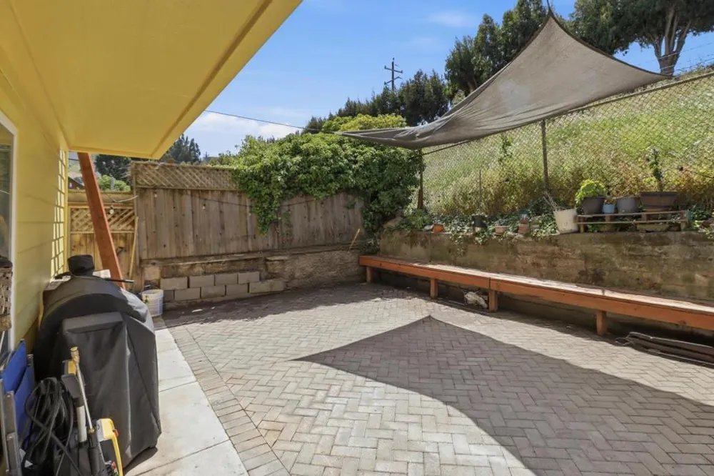 216 Rio Verde Street Daly City, CA 94014