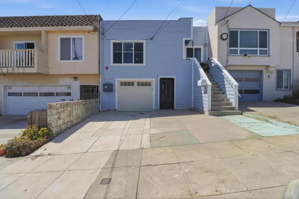 216 Rio Verde Street Daly City, CA 94014