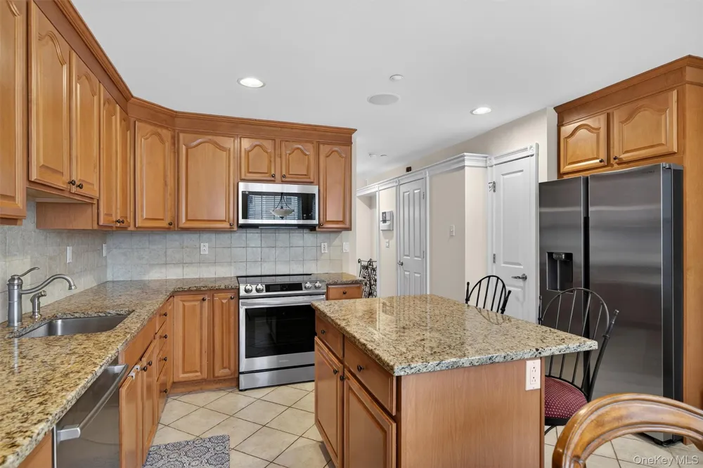 3 Harbor Pointe Drive Haverstraw, NY 10927