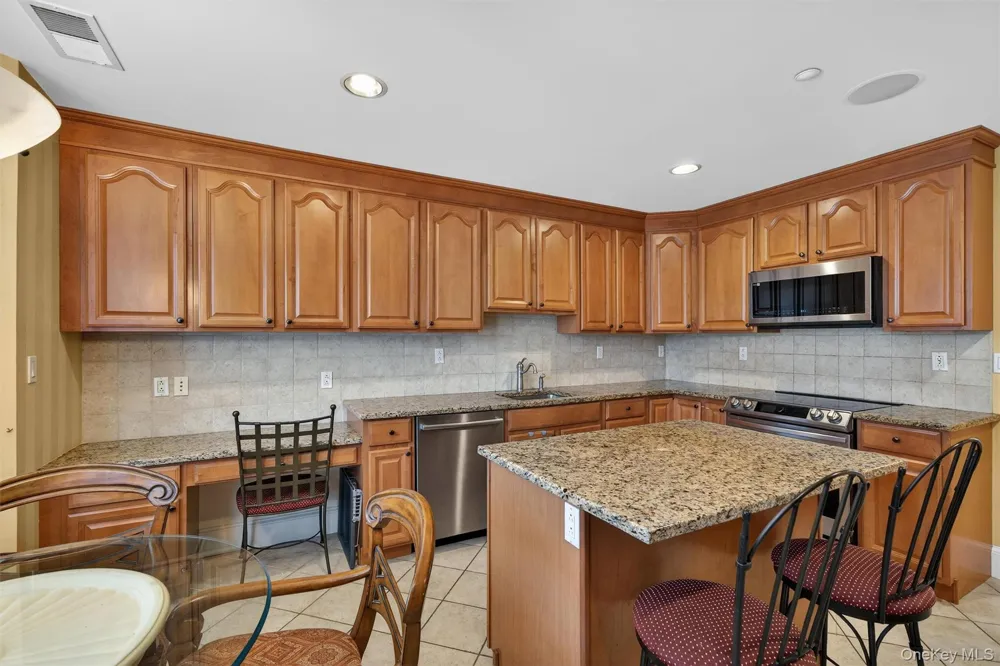 3 Harbor Pointe Drive Haverstraw, NY 10927