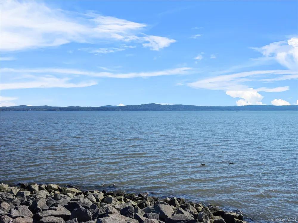 3 Harbor Pointe Drive Haverstraw, NY 10927