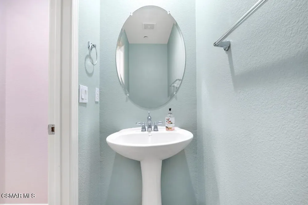 141 Via Aldea Newbury Park, CA 91320