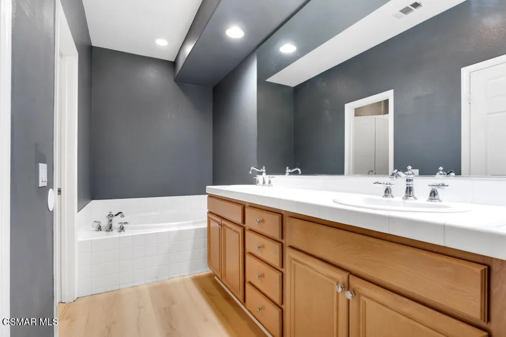 141 Via Aldea Newbury Park, CA 91320