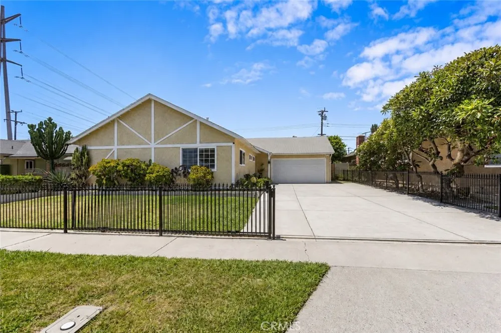 7689 Holder Buena Park, CA 90620
