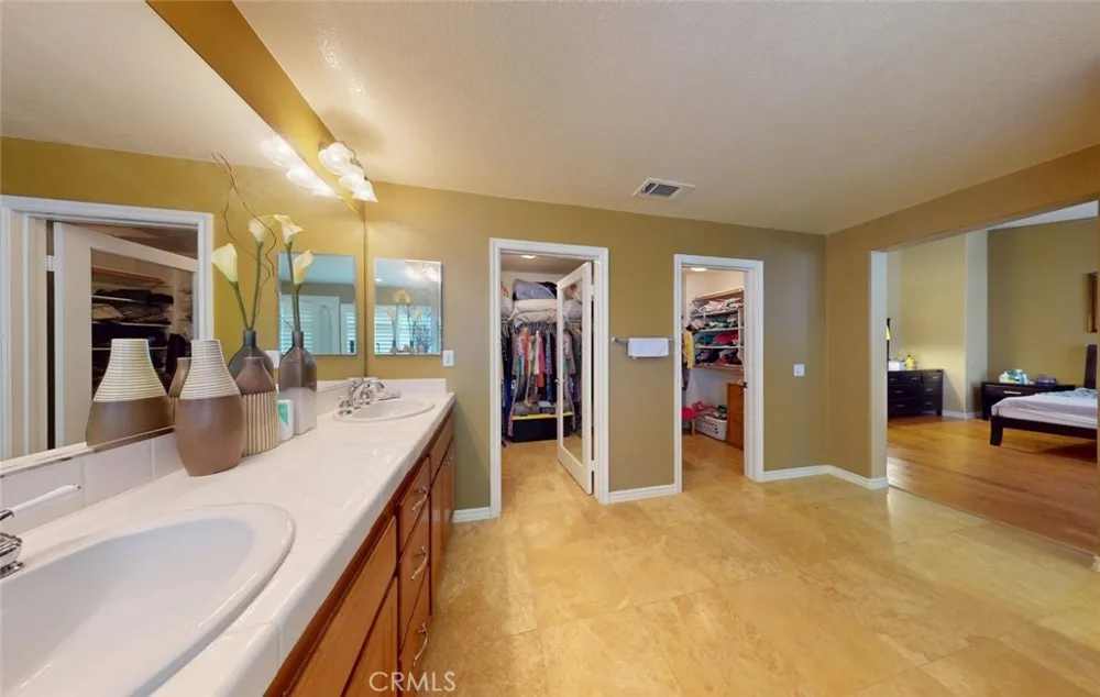14518 Ithica Eastvale, CA 92880