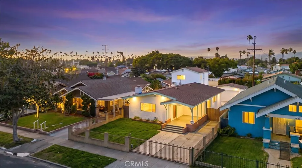 1933 W 43rd Place Los Angeles, CA 90062