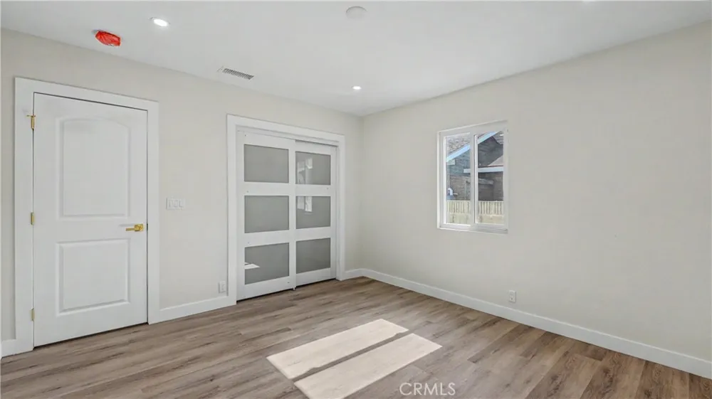 1933 W 43rd Place Los Angeles, CA 90062