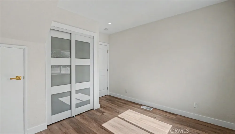 1933 W 43rd Place Los Angeles, CA 90062
