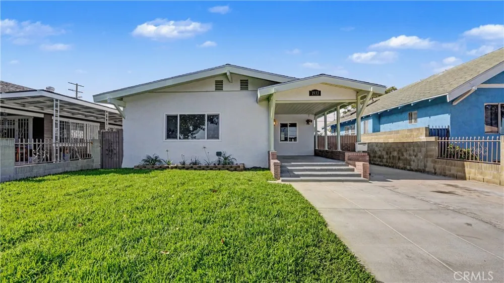 1933 W 43rd Place Los Angeles, CA 90062