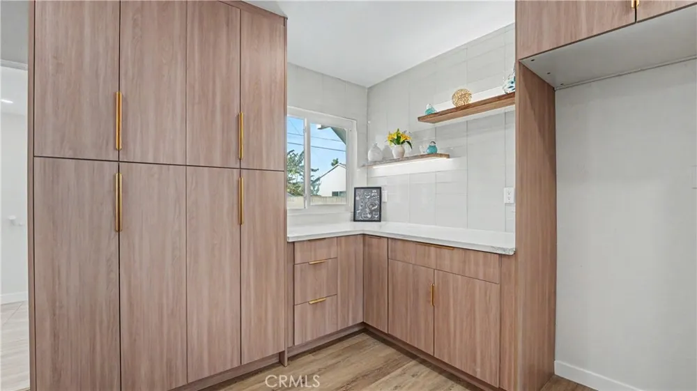 1933 W 43rd Place Los Angeles, CA 90062
