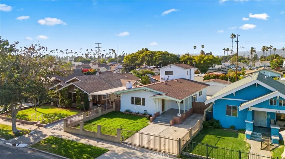 1933 W 43rd Place Los Angeles, CA 90062