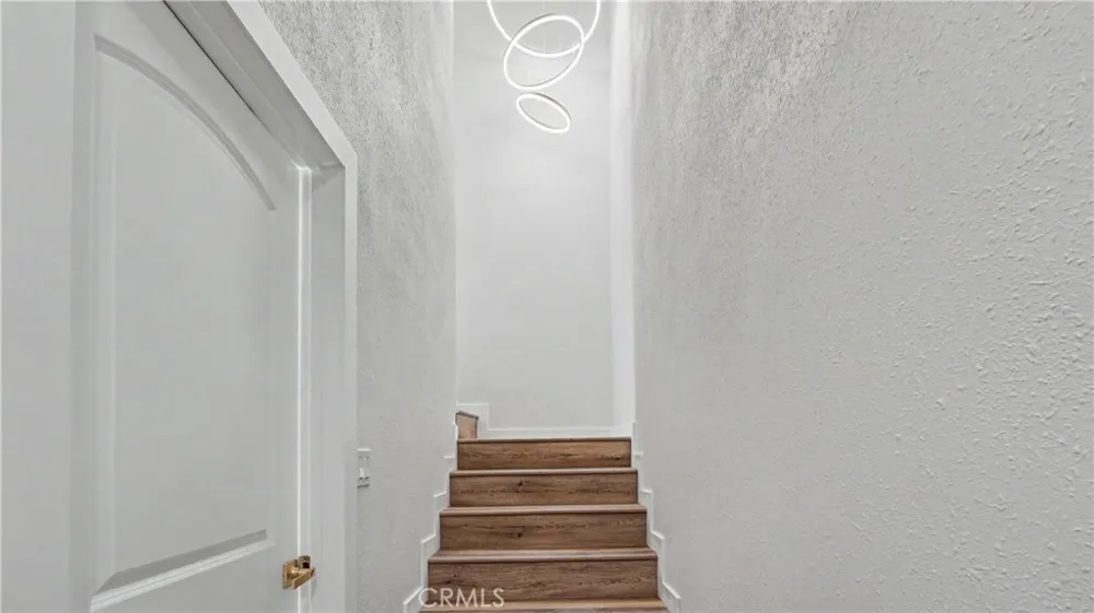 1933 W 43rd Place Los Angeles, CA 90062
