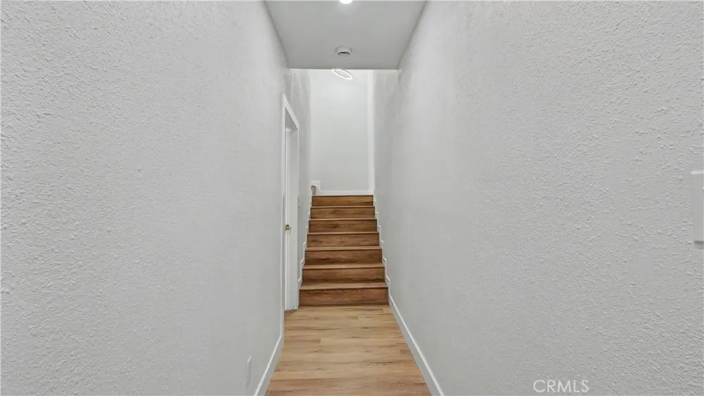 1933 W 43rd Place Los Angeles, CA 90062