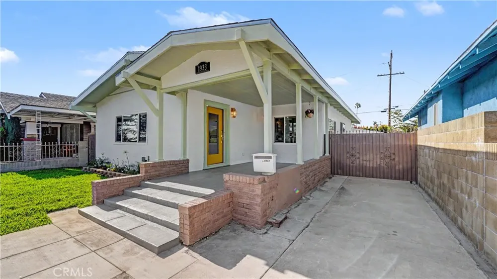 1933 W 43rd Place Los Angeles, CA 90062