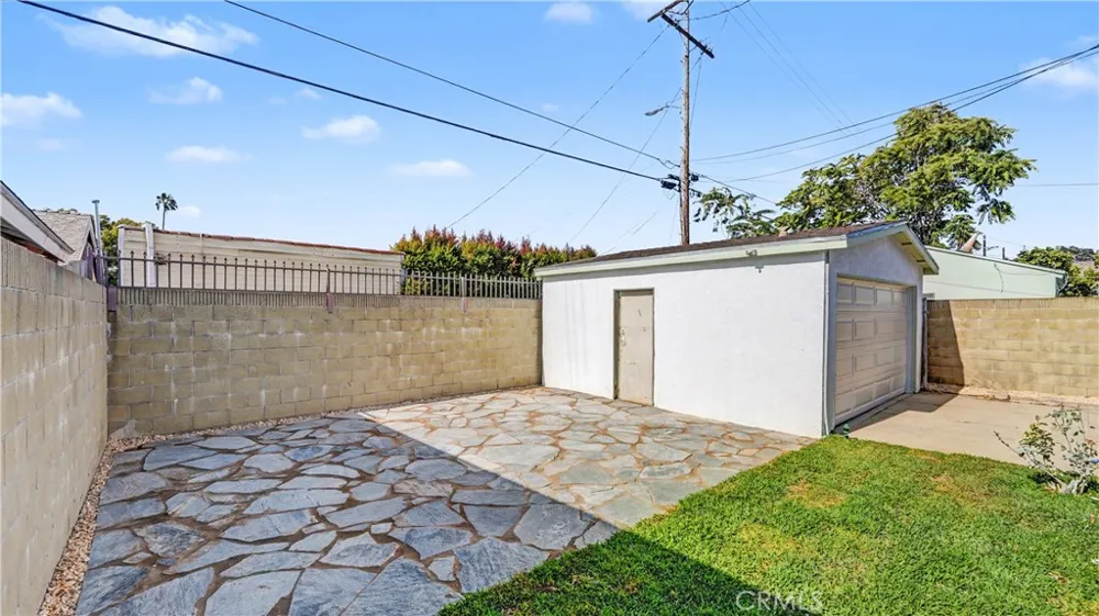 1933 W 43rd Place Los Angeles, CA 90062