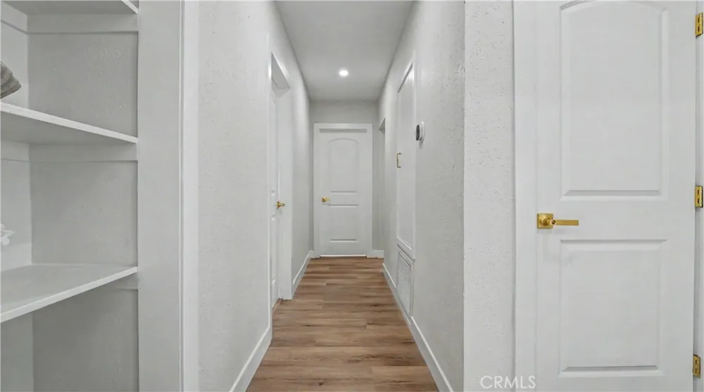 1933 W 43rd Place Los Angeles, CA 90062