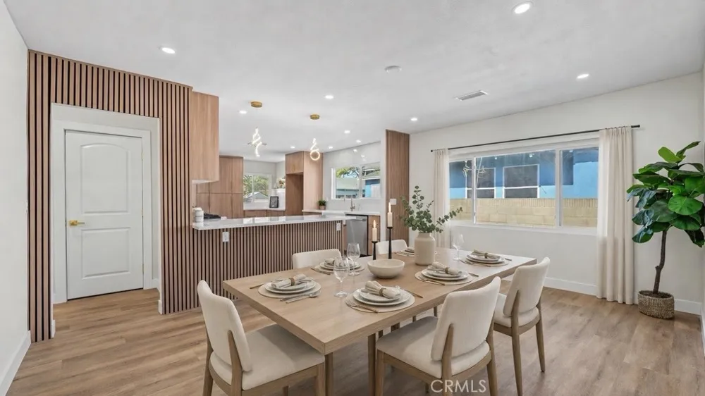 1933 W 43rd Place Los Angeles, CA 90062