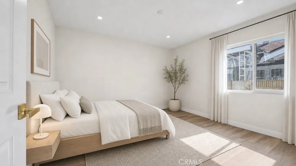 1933 W 43rd Place Los Angeles, CA 90062