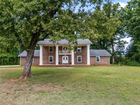 451 Toms Creek Road