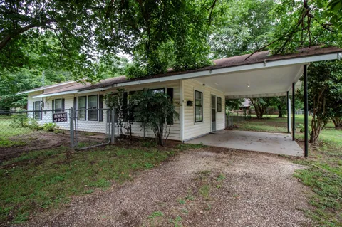 506 W Elm Street