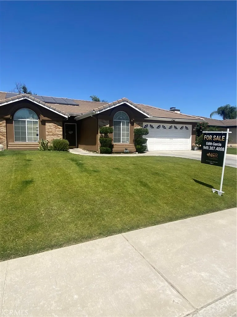 3005 Green Mountain Bakersfield, CA 93312
