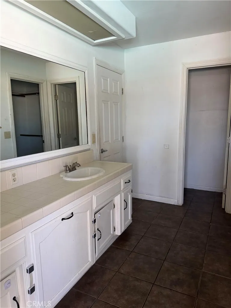 3005 Green Mountain Bakersfield, CA 93312