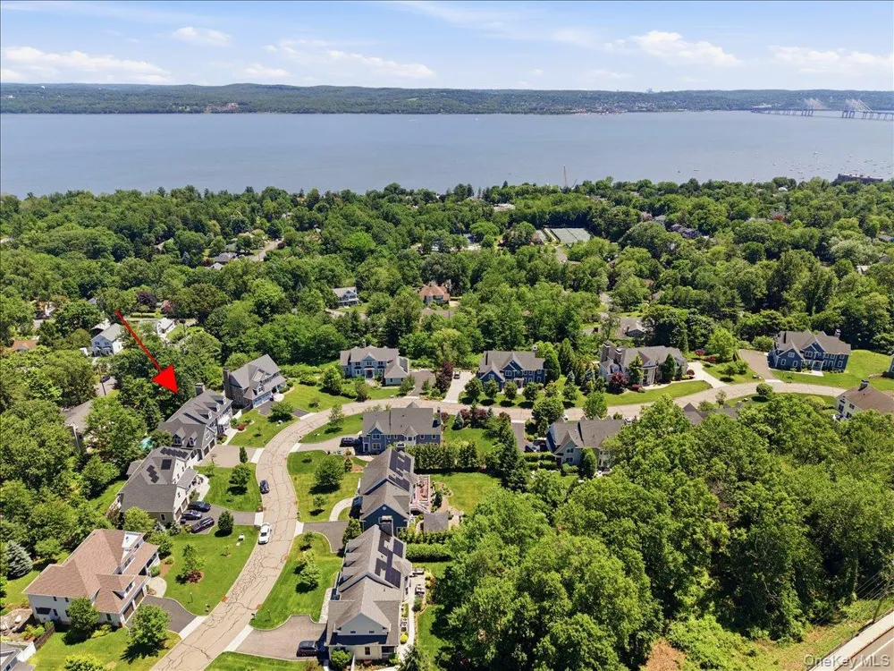 17 Riverton Drive Nyack, NY 10960