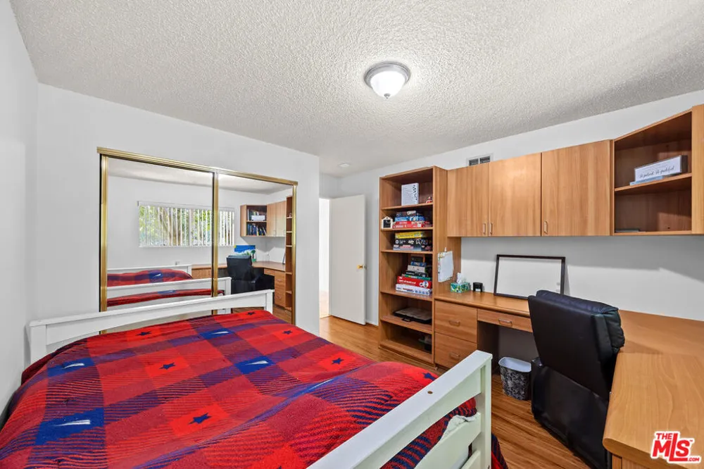 15615 Crestview Lane #82 Granada Hills, CA 91344