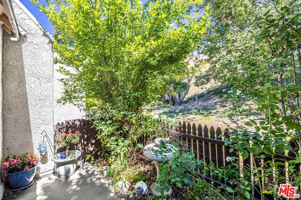 15615 Crestview Lane #82 Granada Hills, CA 91344